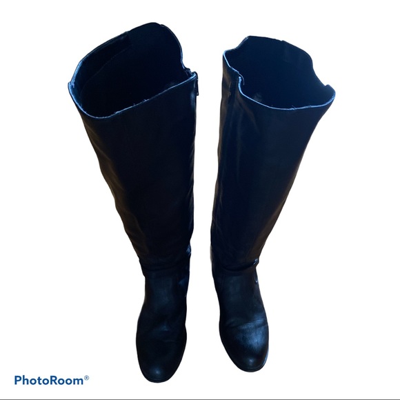 Black Boots - Picture 2 of 6